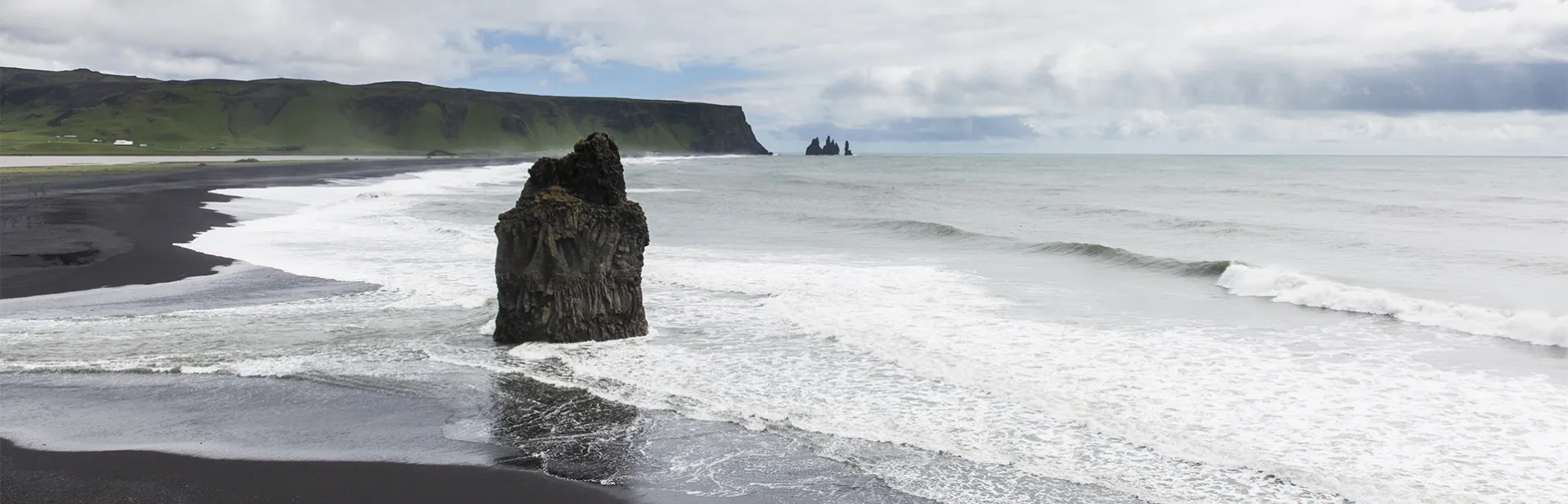 lavastrand, reynisdrangar, island